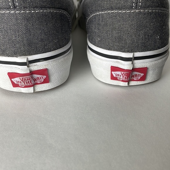 VANS•GRAY CANVAS•WOMENS 9 / MENS 7.5 - Picture 2 of 6